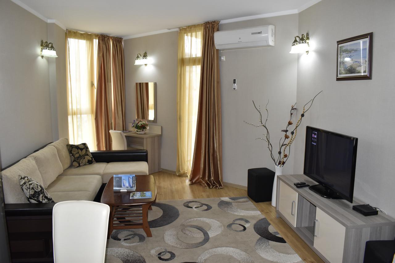 Orbi Plaza Apartment *